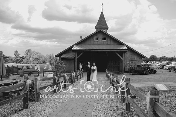 Blissful Meadows, Uxbridge MA | Wedding Photography | Arts Ink Photography